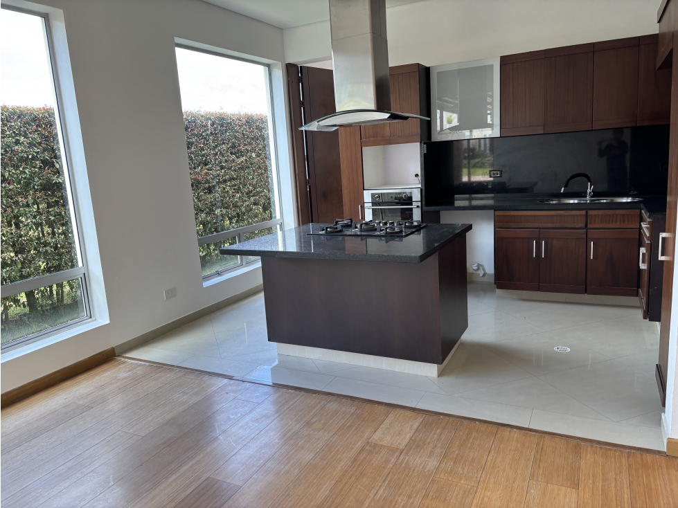 ARRIENDO AMPLÍA CASA 2PISOS CAJICA! — foto 3