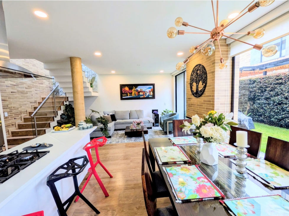 EXCELENTE CASA EN CHIA VEREDA BOJACA CON JARDIN — foto 3