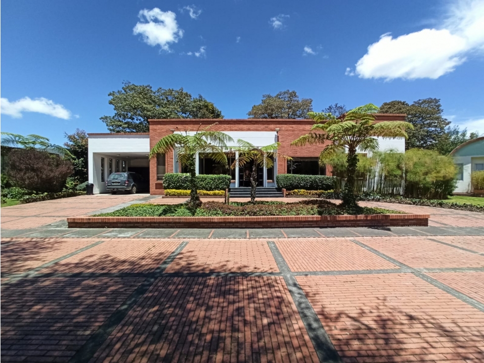 VENTA AMPLIA CASA CAMPESTRE EN GUAYMARAL