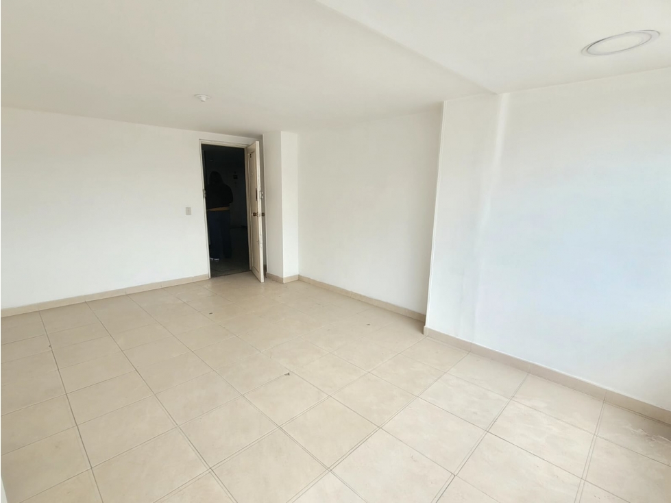 ARRIENDO OFICINA EN GALERIAS ADM Y SERVICIO DE AGUA INCLUIDO — foto 4