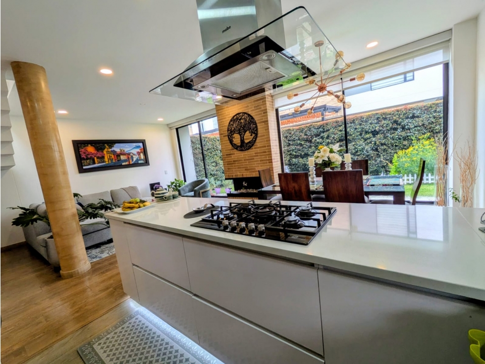 EXCELENTE CASA EN CHIA VEREDA BOJACA CON JARDIN — foto 4