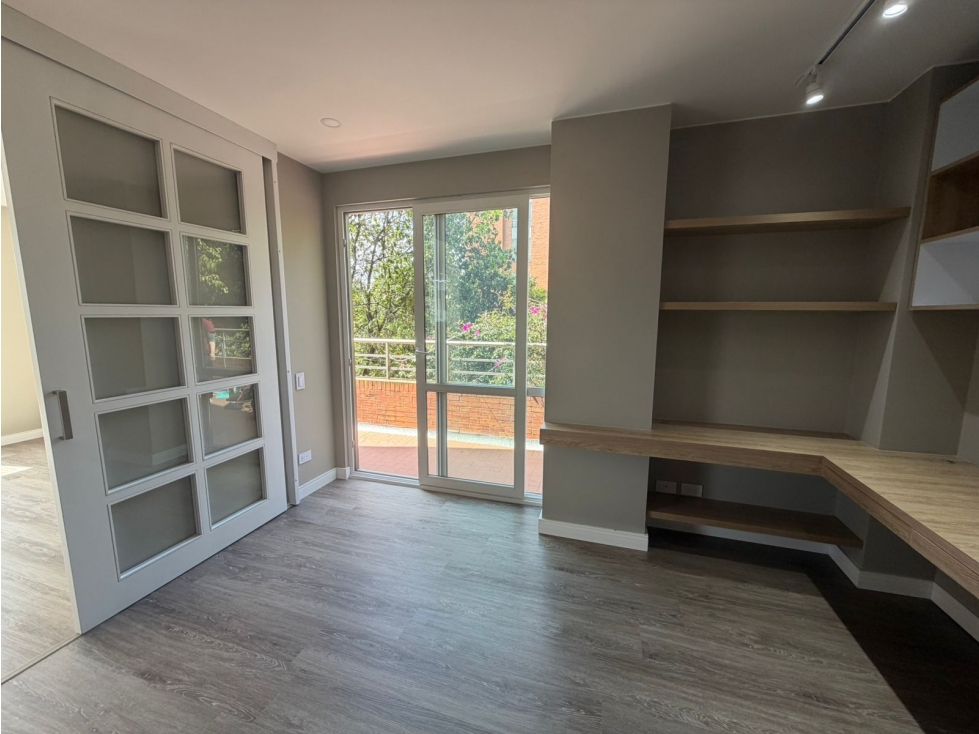 LINDARAJA HERMOSO APARTAMENTO CON TERRAZAS REMODELADO VISTA — foto 4