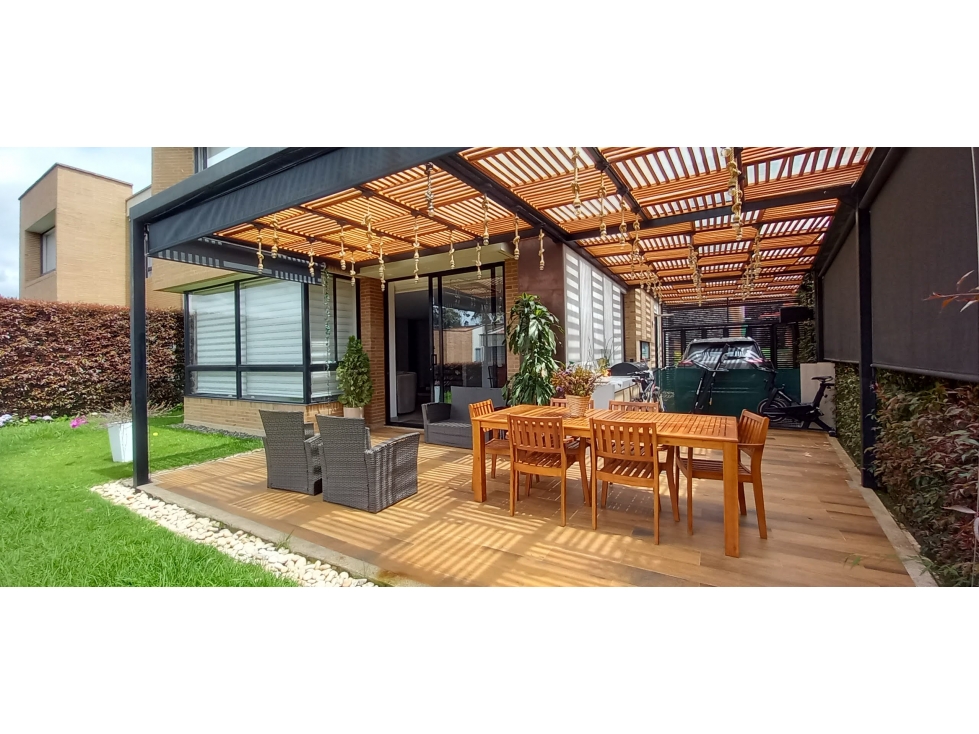 VENDO HERMOSA CASA CAJICA CONDOMINIO LOS ROBLES