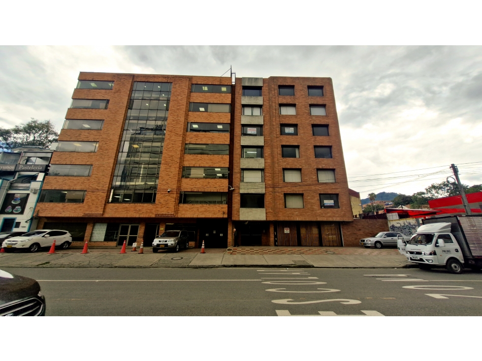 ARRIENDO OFICINA EN CHAPINERO, LAGO