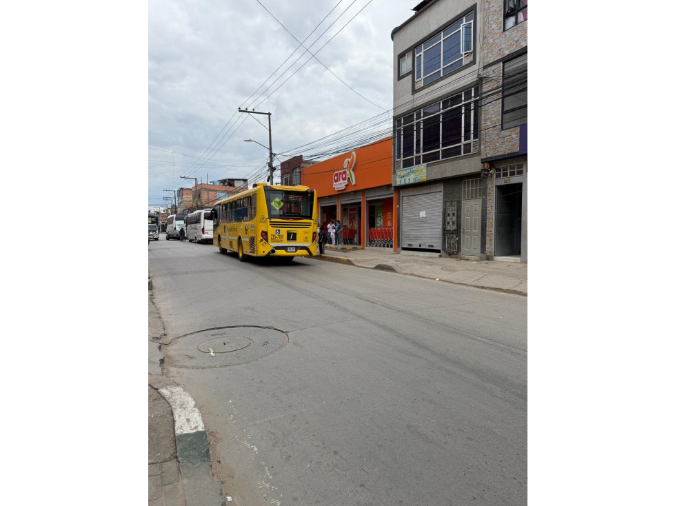 VENTA LOCAL COMERCIAL EN BOSA RENTANDO — foto 6