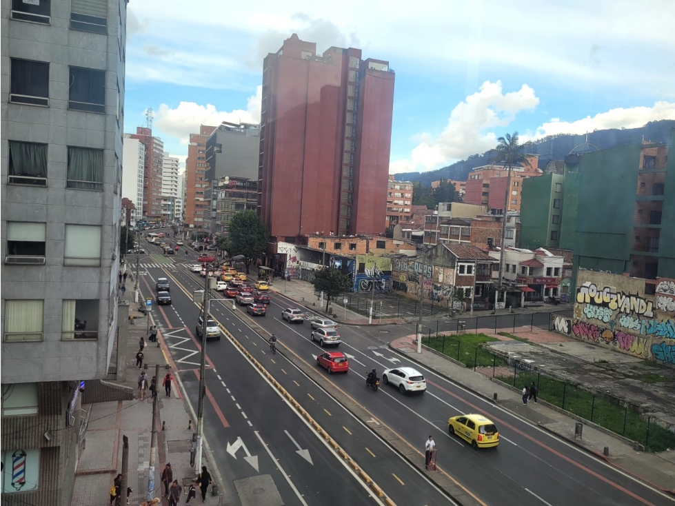 ARRIENDO OFICINA EN CHAPINERO — foto 4