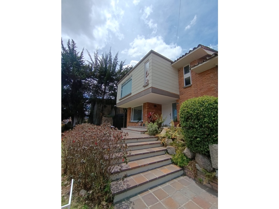 HERMOSA CASA CERROS DE NIZA