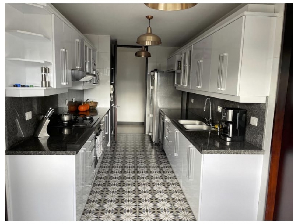 LINDARAJA HERMOSO APARTAMENTO CON TERRAZAS REMODELADO VISTA — foto 5