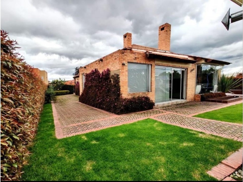 VENTA ESPECTACULAR CASA CON LOTE INDEPENDIENTE EN CAJICA