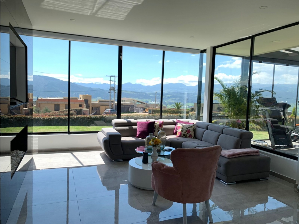 VENTA ESPECTACULAR CASA EN APOSENTOS DE YERBABUENA — foto 3