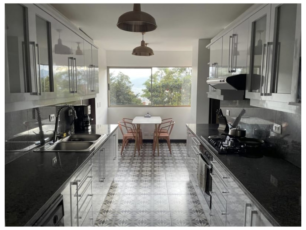 LINDARAJA HERMOSO APARTAMENTO CON TERRAZAS REMODELADO VISTA — foto 6