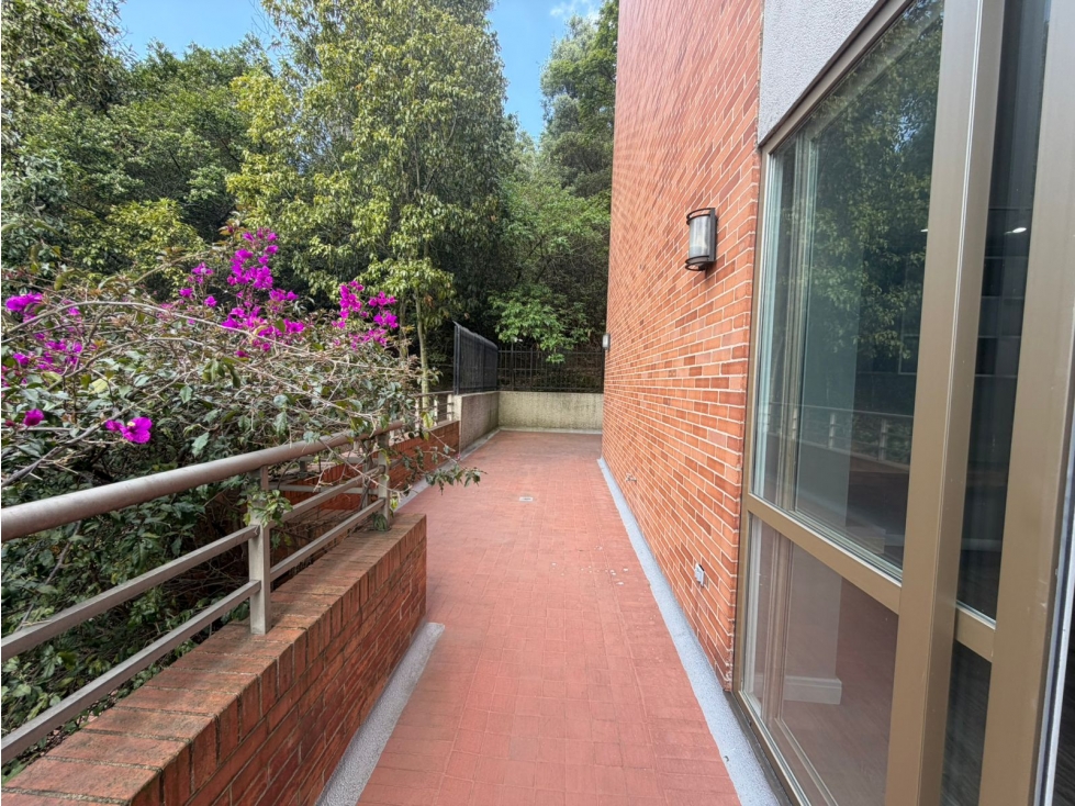 LINDARAJA HERMOSO APARTAMENTO CON TERRAZAS REMODELADO VISTA — foto 6