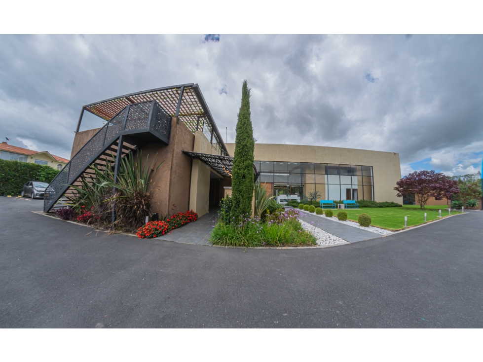 VENTA ESPECTACULAR E IMPONENTE CASA EN CHIA — foto 3