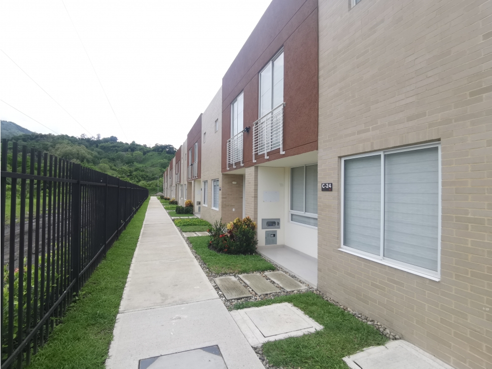 VENTA CASA PARA ESTRENAR EN VILLETA CONJUNTO CON PISCINA - 2