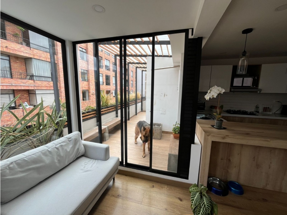 VENTA APARTAMENTO REMODELADO 100% EN SAN PATRICIO DIVIDIDO EN 2 — foto 3