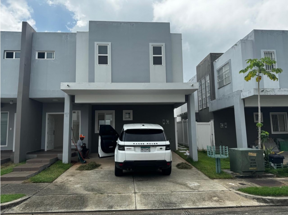 Casa en Alquiler Paseo Norte, Brisas del Golf