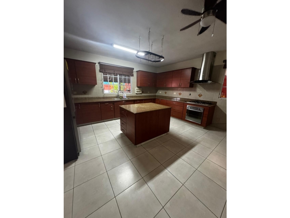 SE VENDE O SE ALQUILA con opción a compra en Castel Novo — foto 3