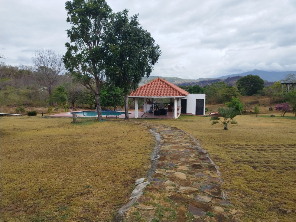 SE VENDE Quintas de Cabuya, cerca de Coronado