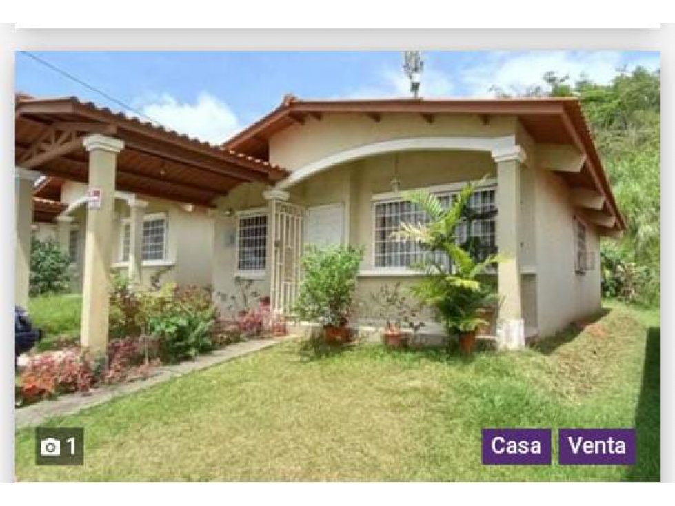VENDO CASA Lago Emperador, ARRAIJAN