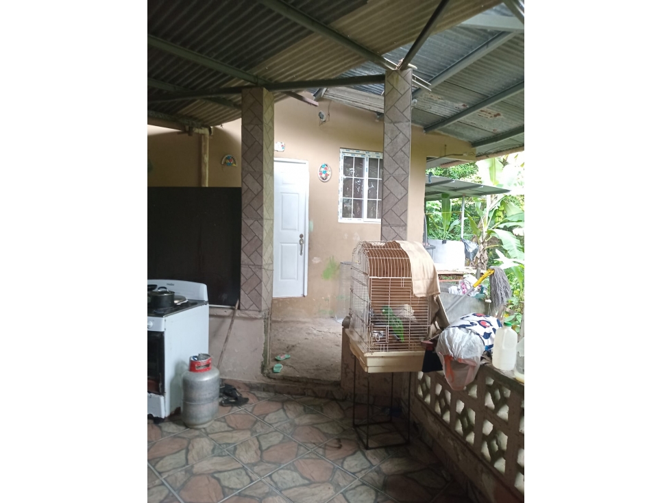 VENDO CASA EN LAS CUMBRES