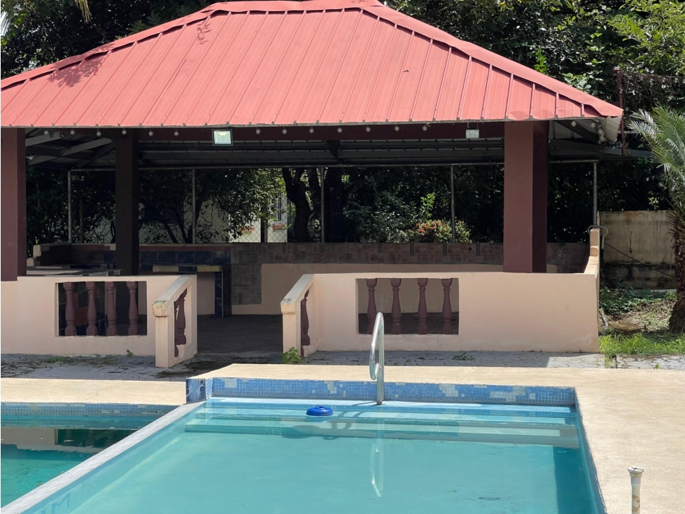 VENDO CASA El HATILLO - LAS UVAS