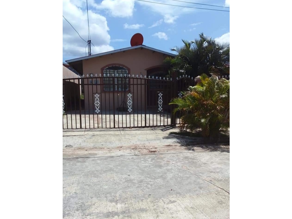 SE VENDE CASA EN BOSQUE DE VALLE HERMOSO