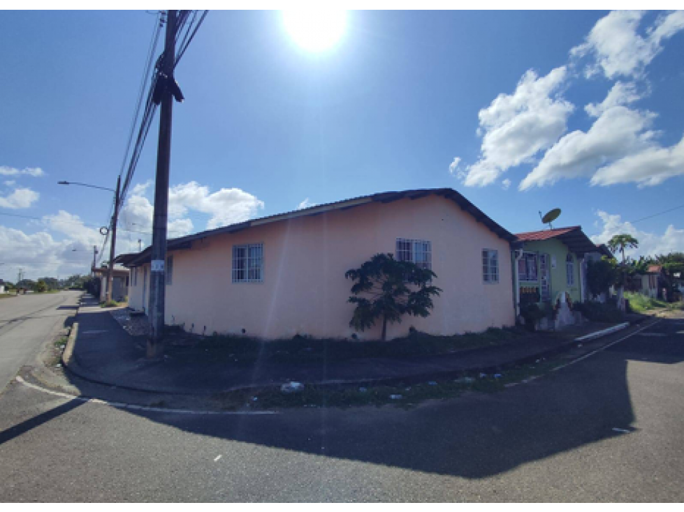 SE VENDE CASA DE ESQUINA EN URB. COLINAS DE PACORA y OTRAS - 5
