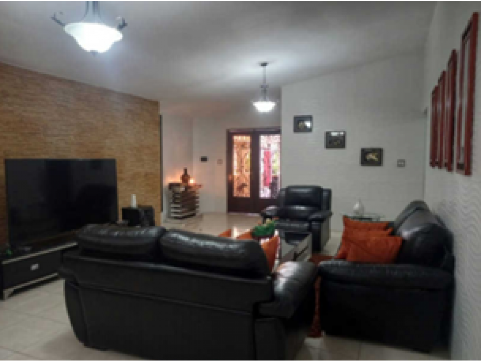 VENDO CASA BRISAS DEL GOLF AMPLIA REMODELADA — foto 4