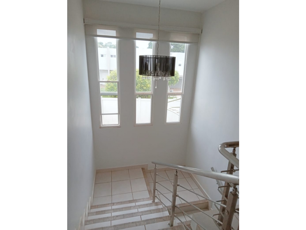 VENDO CASA BRISAS DEL NORTE, PH VICTORIA (EN ESQUINA) — foto 4