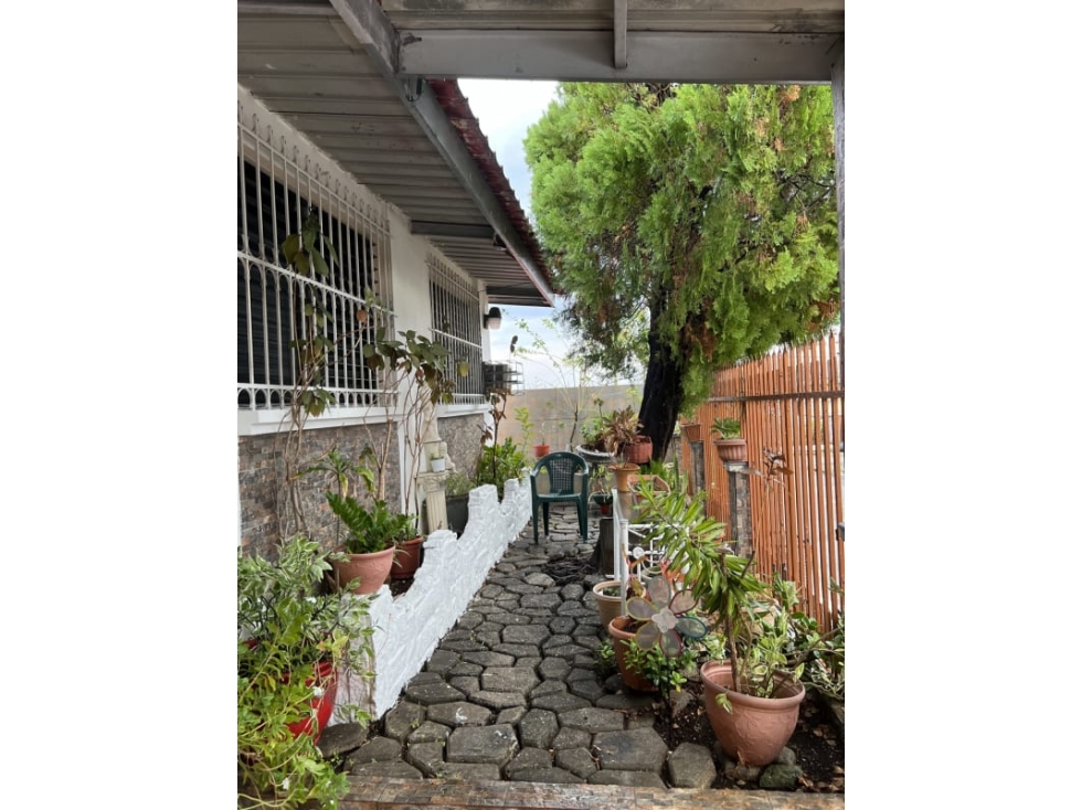 VENDO CASA Colonia Las Lomas, La Pulida — foto 3