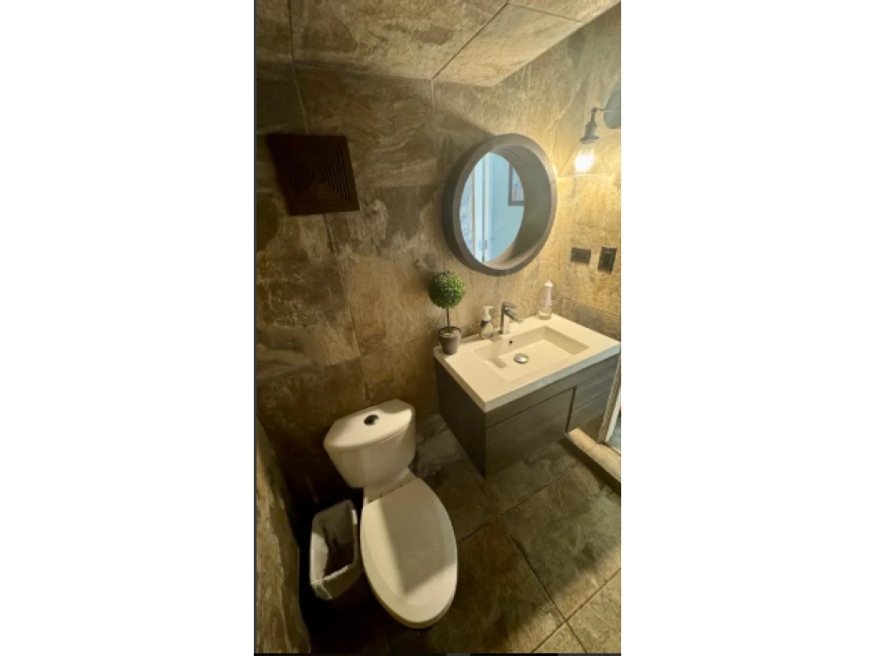 VENDO CASA QUINTA DE VERSALLES MODELO LION EN ESQUINA — foto 2