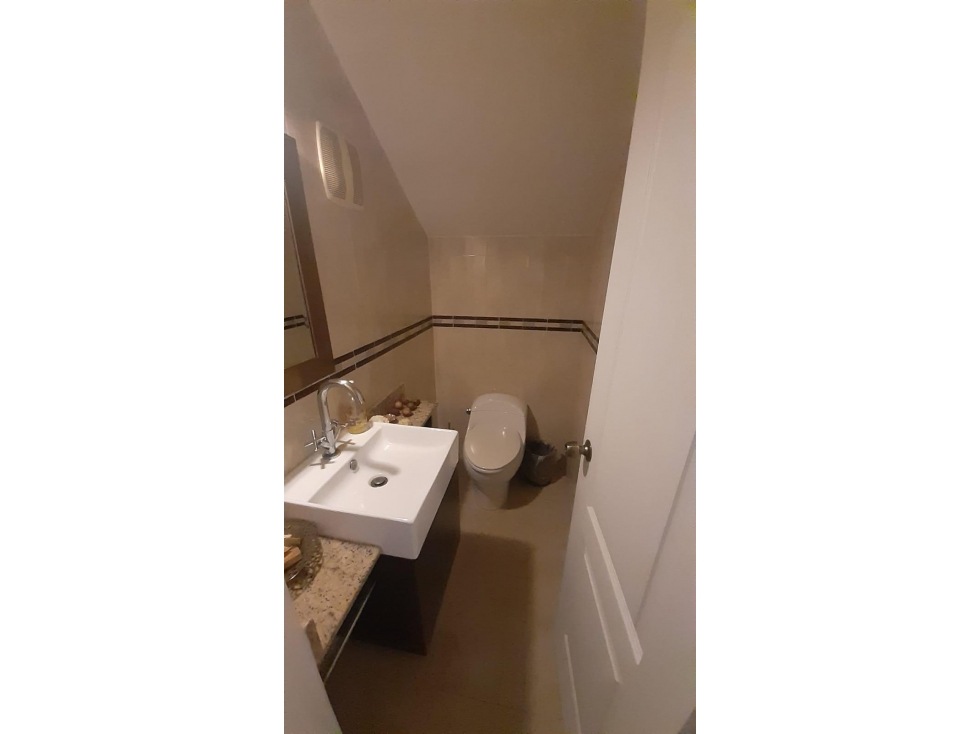 VENDO O ALQUILO CASA EN VILLA VALENCIA EN ESQUINA — foto 3