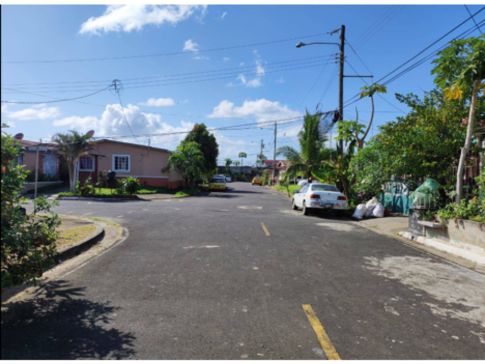 SE VENDE CASA DE ESQUINA EN URB. COLINAS DE PACORA y OTRAS - 6