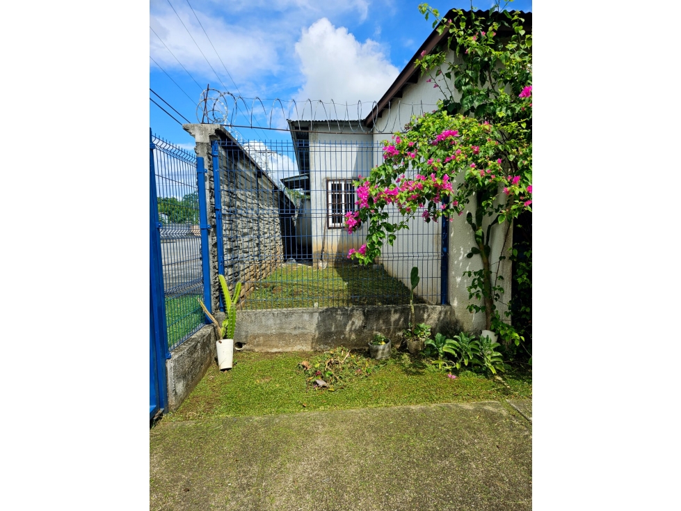 SE VENDE CASA Urb. P.H. Altos de Azul, PH6 Zafiro - 1