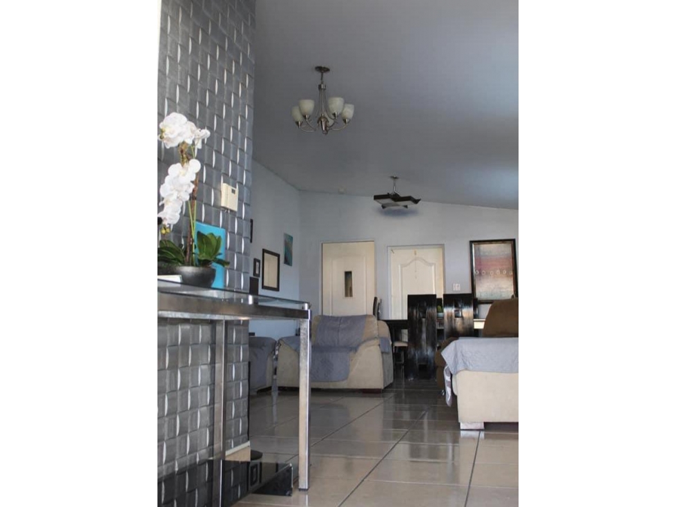 VENDO CASA REMODELADA, BRISAS DEL GOLF — foto 3