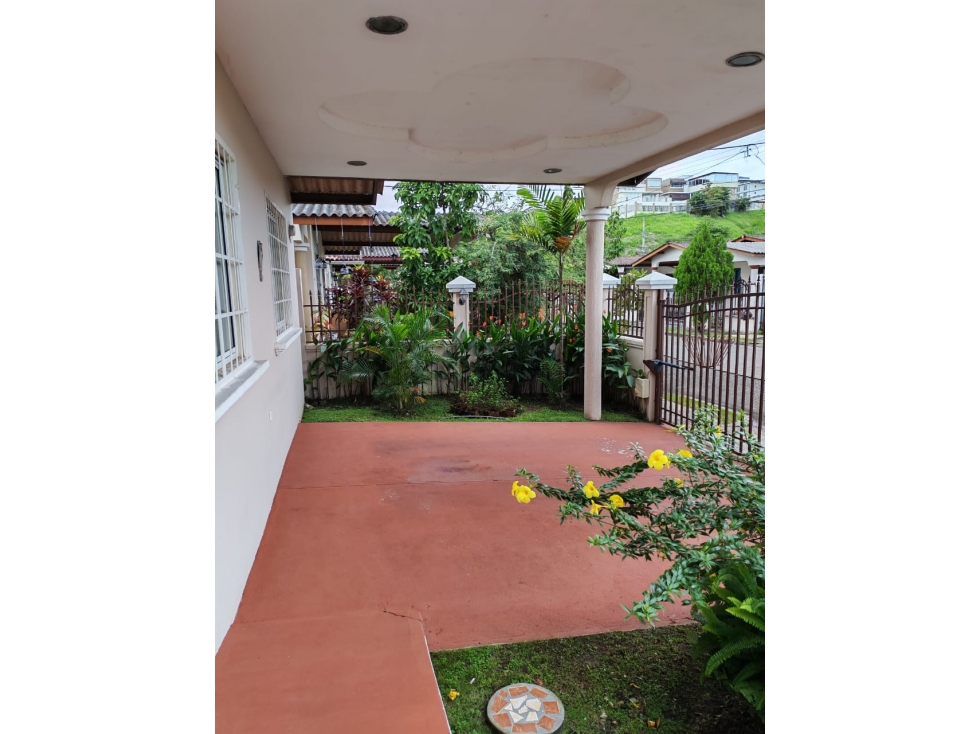 VENDO CASA BRISAS DEL GOLF
