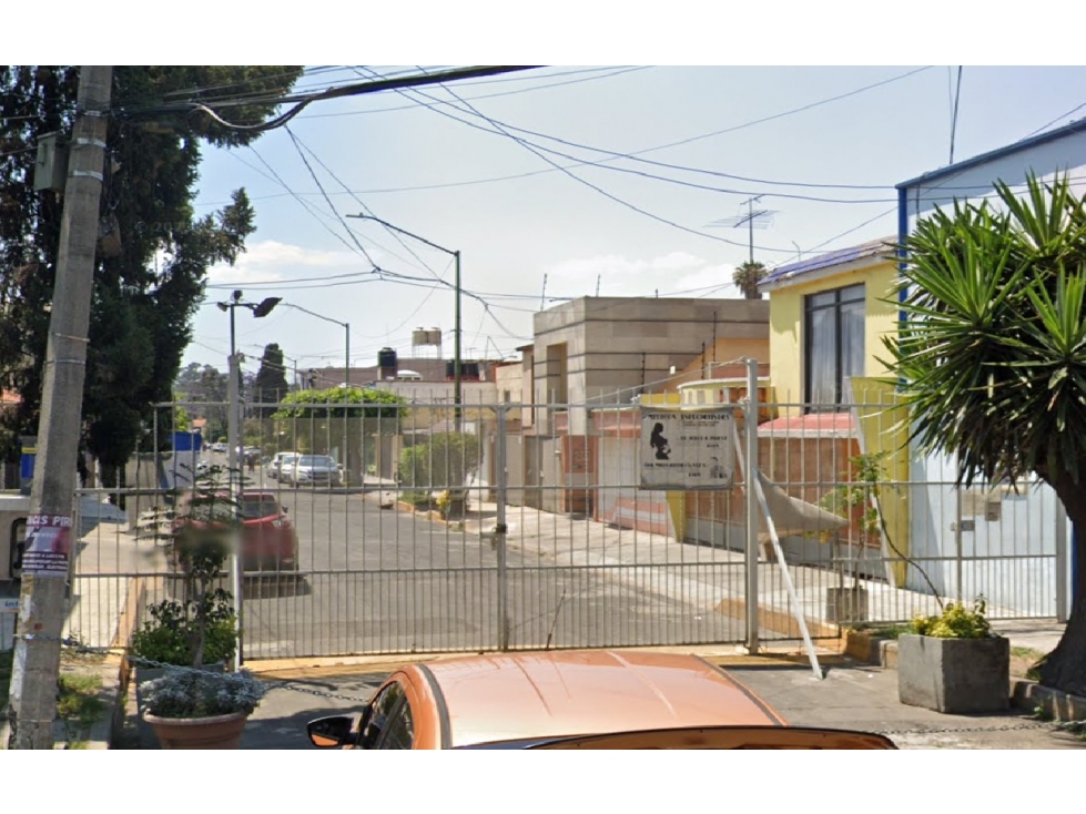 Casa en Remate en Lomas Estrella, FG-1870 - 5