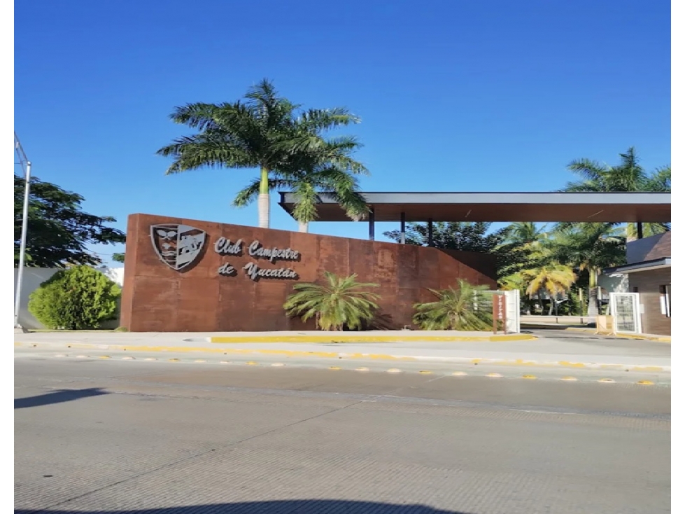 Casa en Remate en Yucatán Country Club, FG-1257