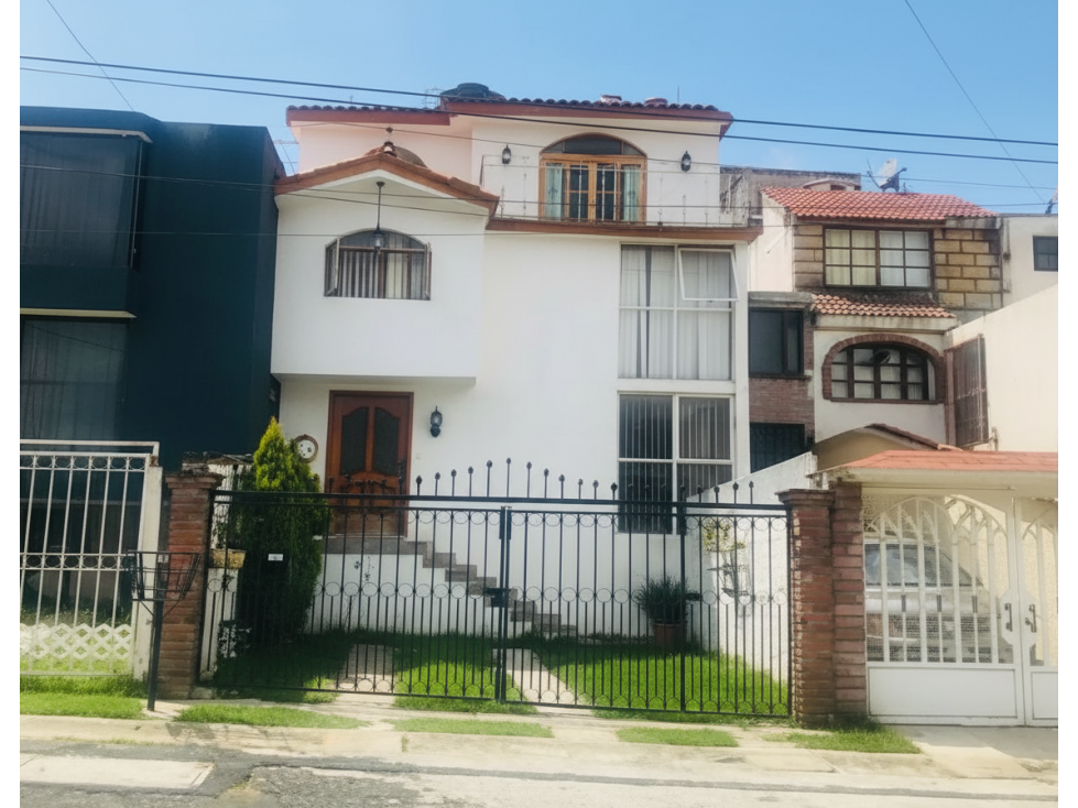 Casa en Remate en Las Alamedas, FG-626