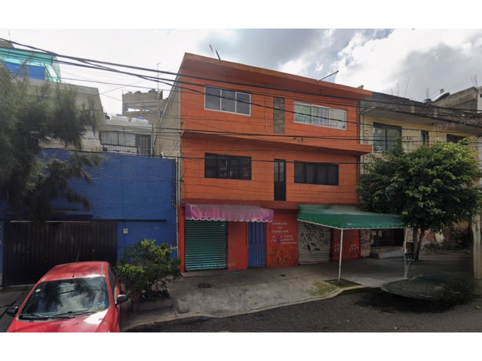 Casa con Locales en Remate en P de Sto Domingo, N-2288 — foto 4