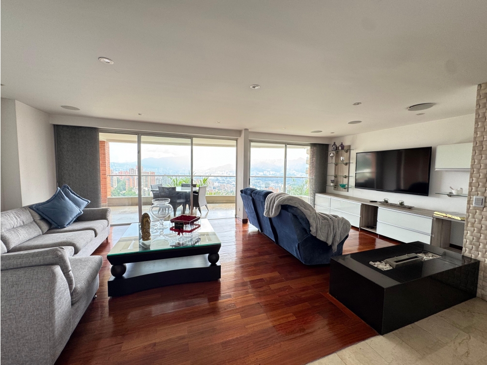 VENTA Y ALQUILER APARTAMENTO EN POBLADO ALTO, VISTA CIUDAD.