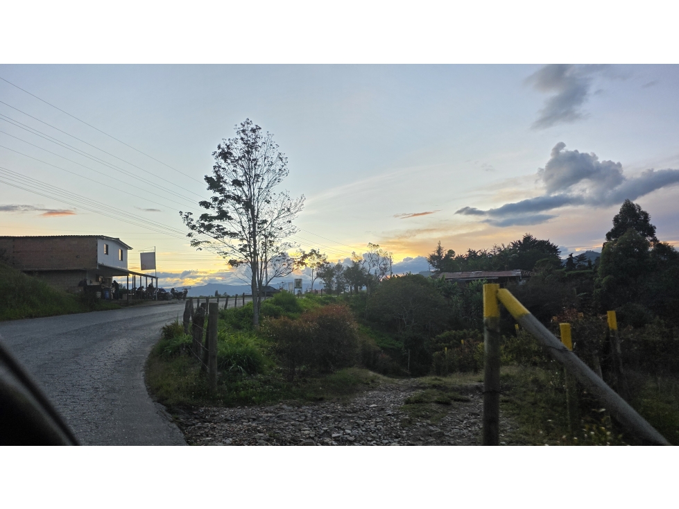 VENTA LOTES PLANOS EN SAN VICENTE - VEREDA LAS HOJAS — foto 2