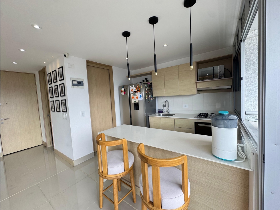 VENTA APARTAMENTO LOMA DEL INDIO, VISTA CIUDAD. PISO MEDIO — foto 2