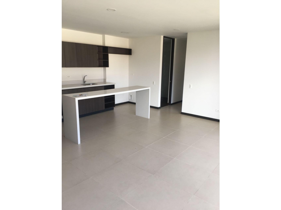 VENTA APARTAMENTO ALTOS DEL POBLADO, PADRE MARIANITO. VISTA CIUDAD