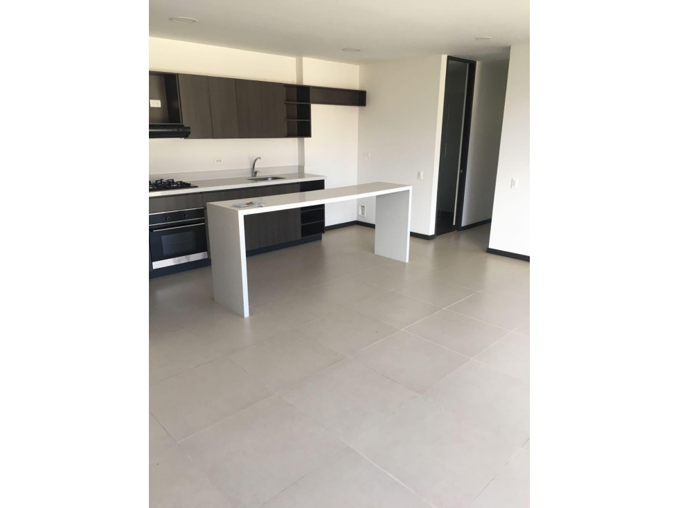 VENTA APARTAMENTO ALTOS DEL POBLADO, PADRE MARIANITO. VISTA CIUDAD — foto 3