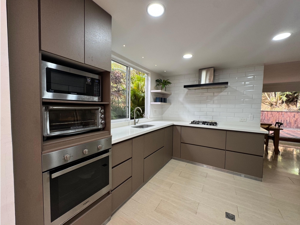 VENTA CASA DOS NIVELES EN SAN LUCAS - POBLADO — foto 2