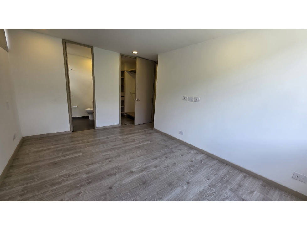 VENTA APARTAMENTO ALTOS DEL POBLADO, VISTA VERDE — foto 5