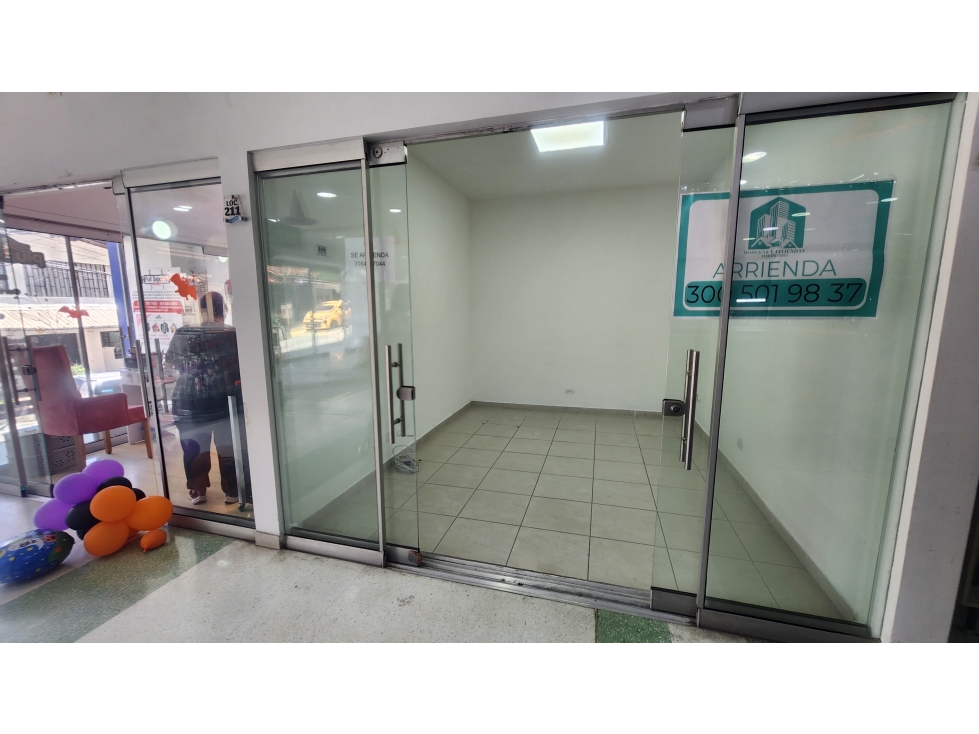 VENTA LOCAL EN CENTRO COMERCIAL LA ESTRELLA - 2