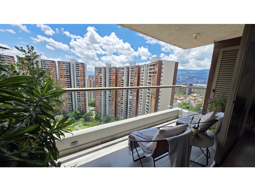 VENTA APARTAMENTO LOMA DE LOS BERNAL, MEDELLÍN — foto 3