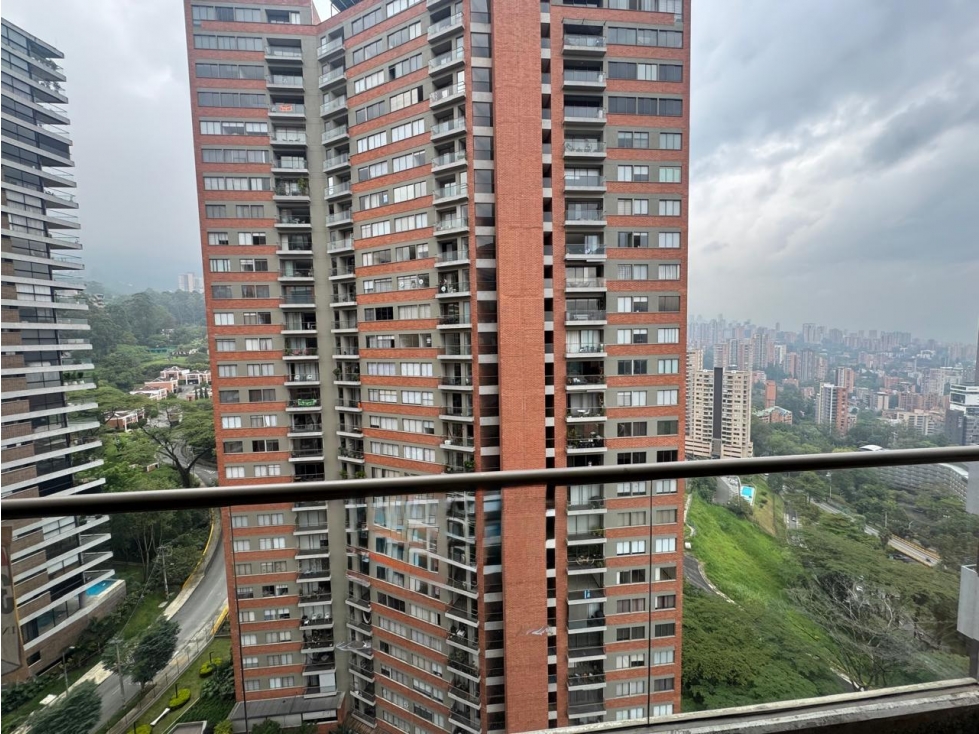 VENTA APARTAMENTO EN ALTOS DEL POBLADO, PADRE MARIANITO, PISO ALTO